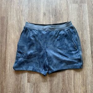 lululemon Athletica Men’s tie dye pattern Dark Blue Shorts